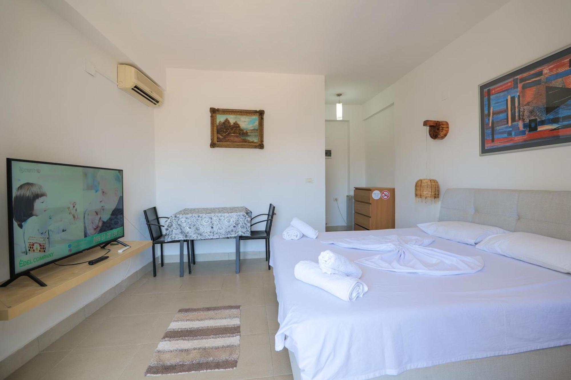 Garden Villa Lake Side & Glamping Ksamil Eksteriør bilde