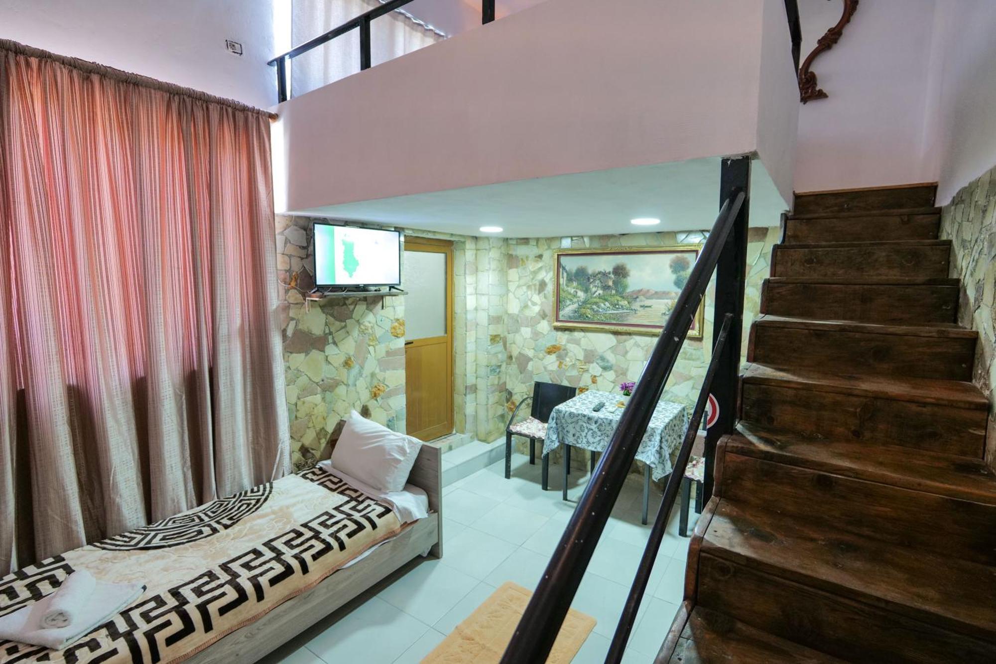 Garden Villa Lake Side & Glamping Ksamil Eksteriør bilde