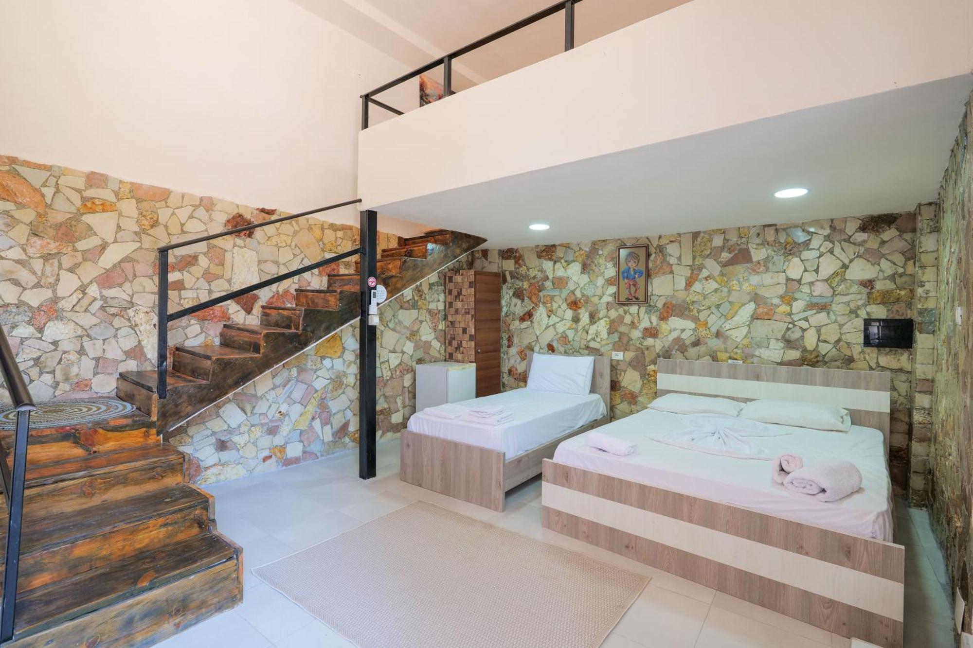 Garden Villa Lake Side & Glamping Ksamil Eksteriør bilde