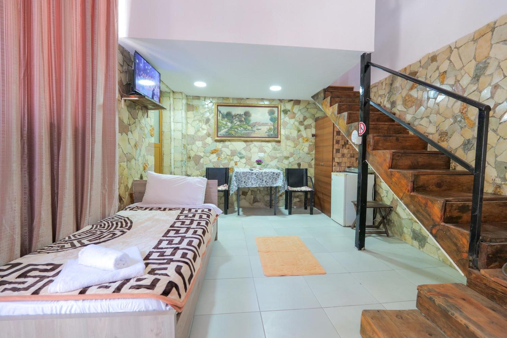 Garden Villa Lake Side & Glamping Ksamil Eksteriør bilde