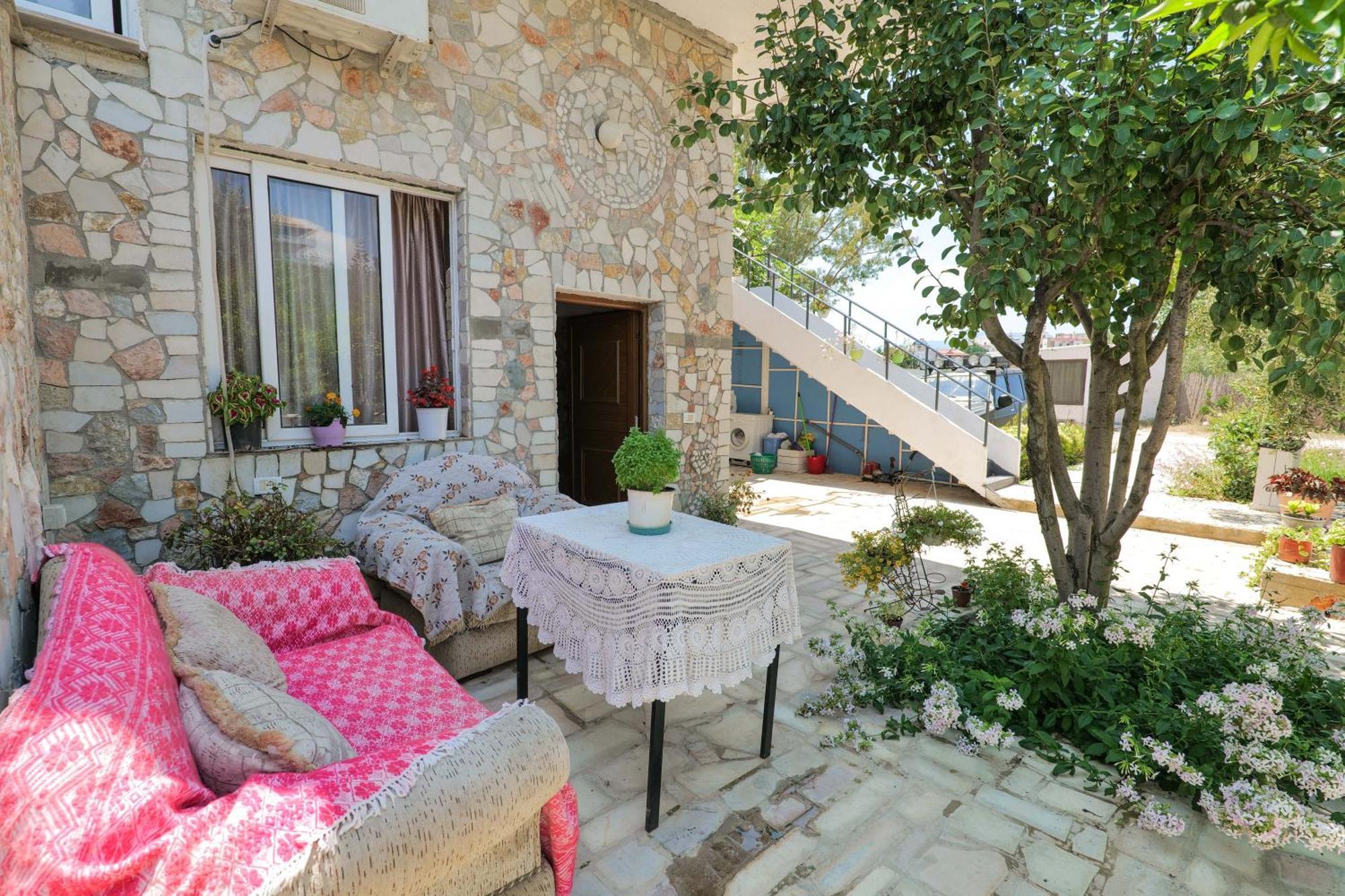 Garden Villa Lake Side & Glamping Ksamil Eksteriør bilde