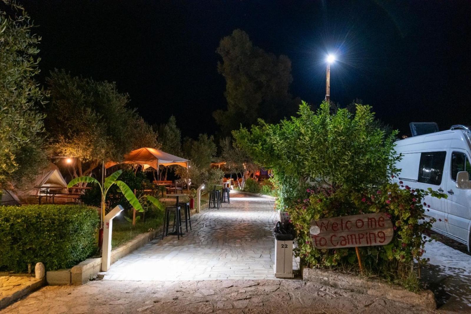 Garden Villa Lake Side & Glamping Ksamil Eksteriør bilde