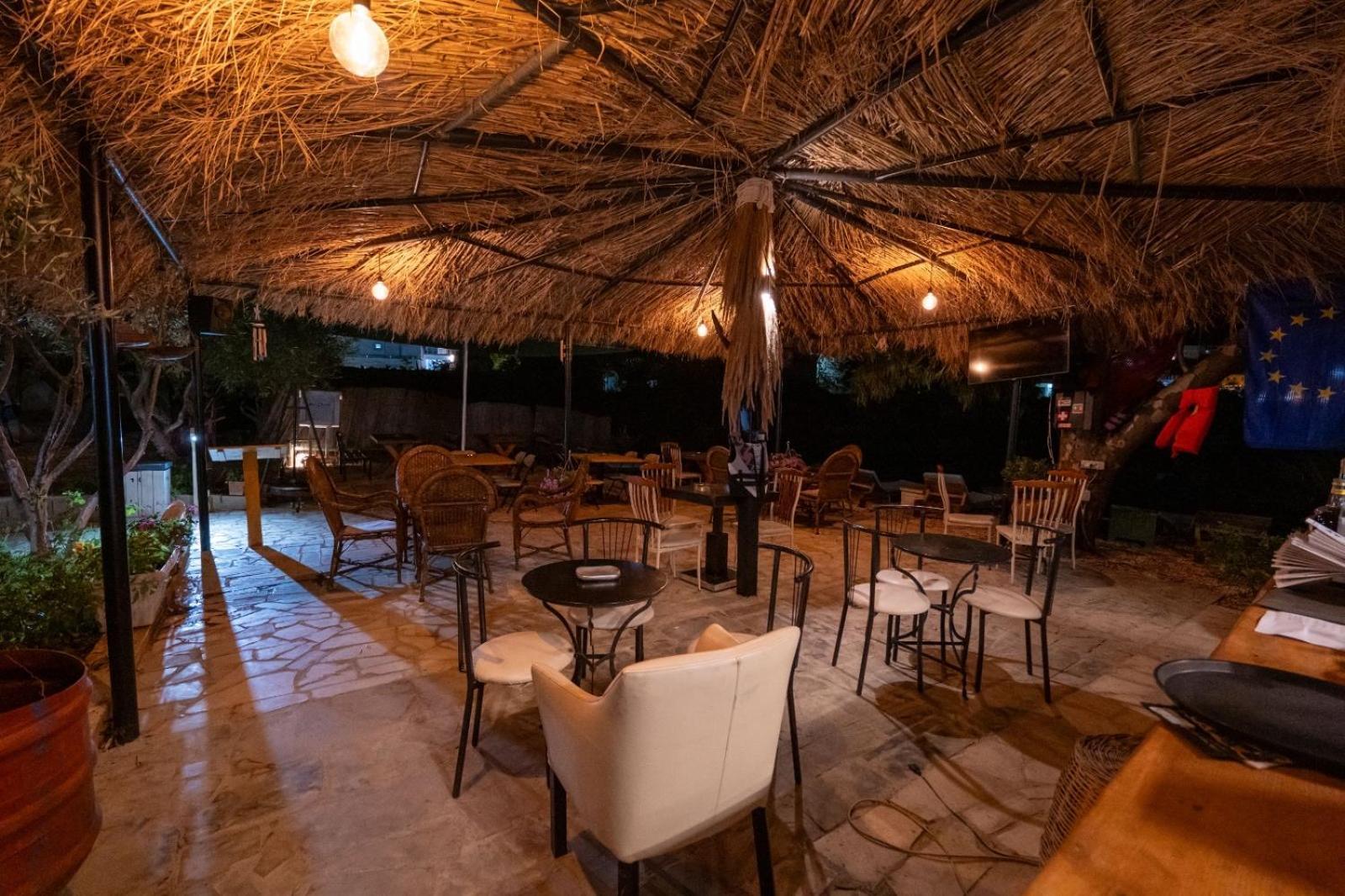 Garden Villa Lake Side & Glamping Ksamil Eksteriør bilde