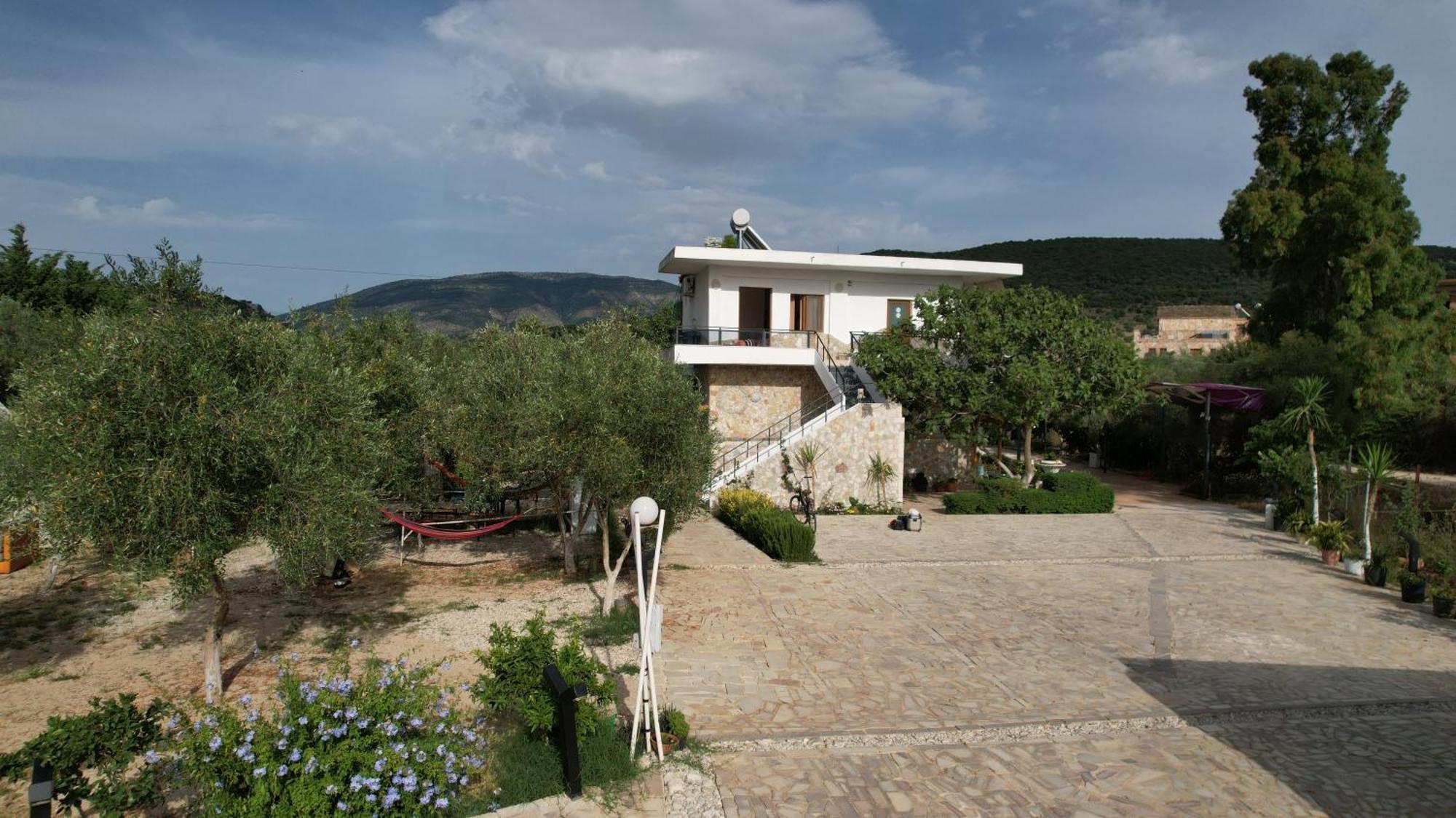 Garden Villa Lake Side & Glamping Ksamil Eksteriør bilde