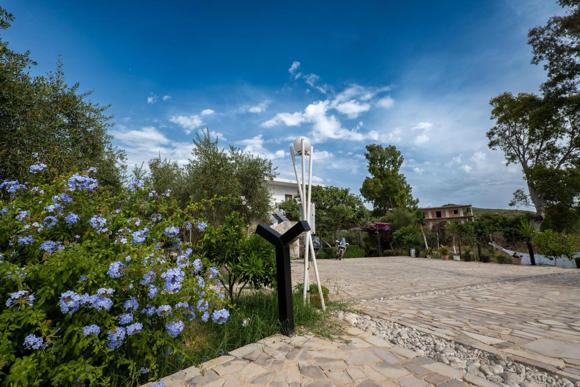 Garden Villa Lake Side & Glamping Ksamil Eksteriør bilde