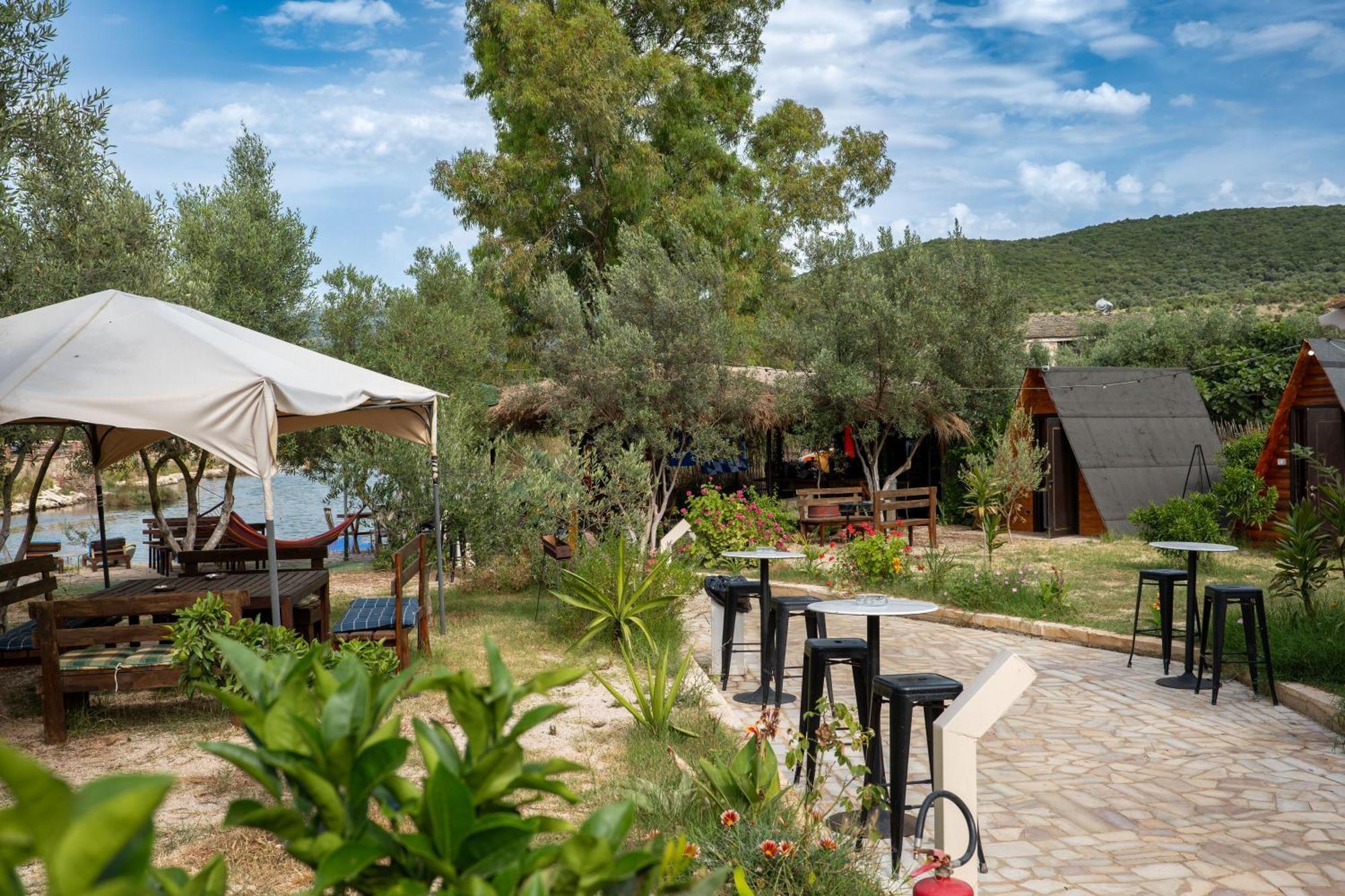 Garden Villa Lake Side & Glamping Ksamil Eksteriør bilde