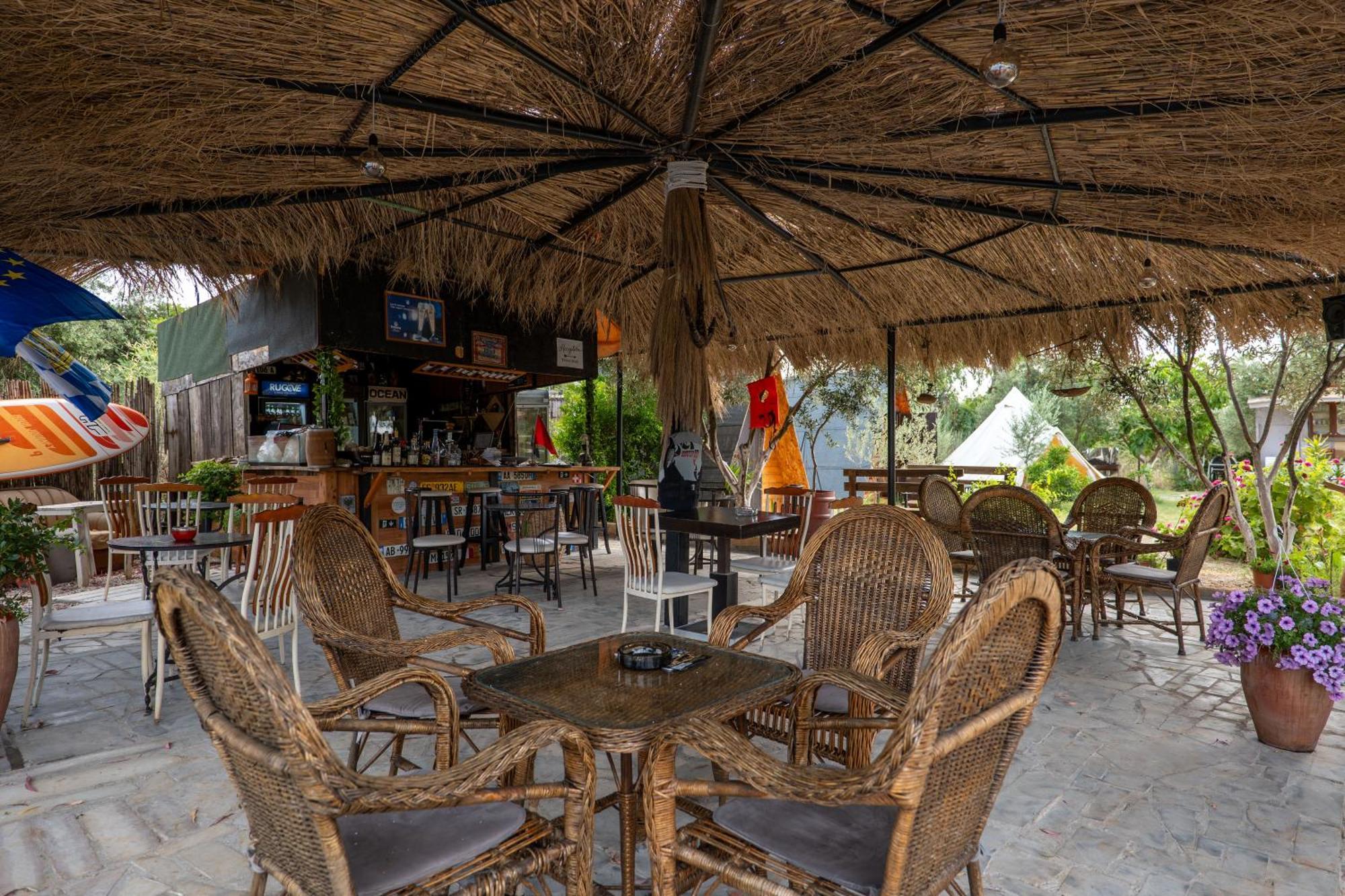 Garden Villa Lake Side & Glamping Ksamil Eksteriør bilde