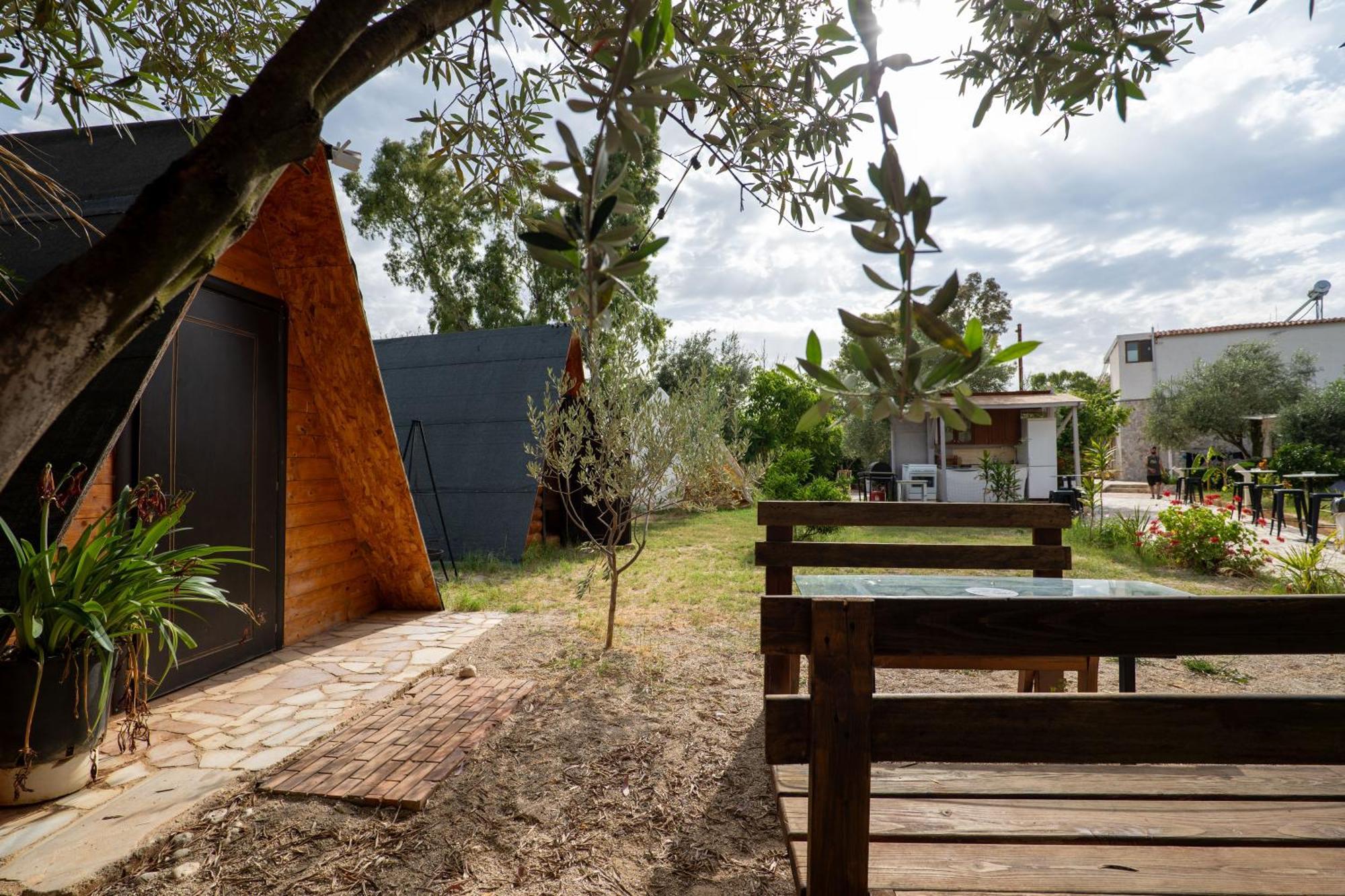Garden Villa Lake Side & Glamping Ksamil Eksteriør bilde