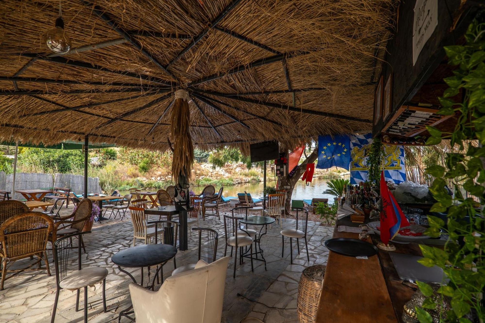 Garden Villa Lake Side & Glamping Ksamil Eksteriør bilde
