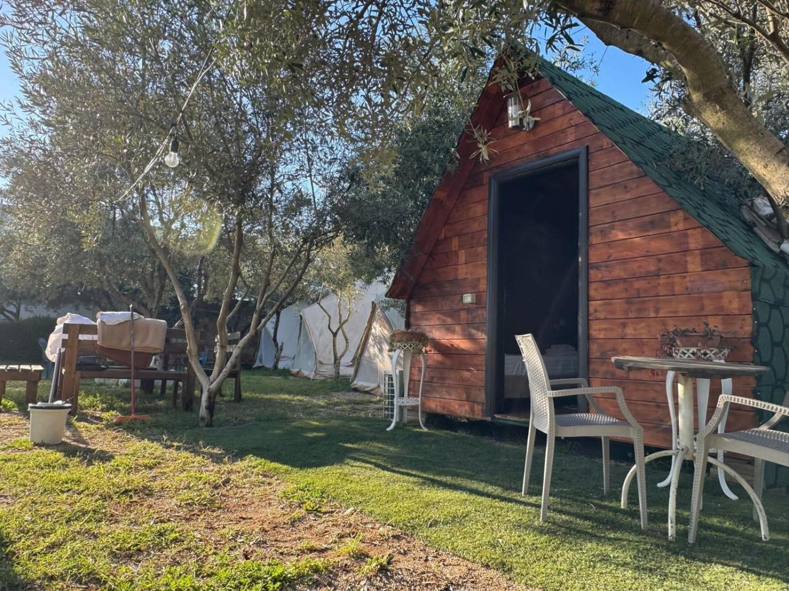 Garden Villa Lake Side & Glamping Ksamil Eksteriør bilde