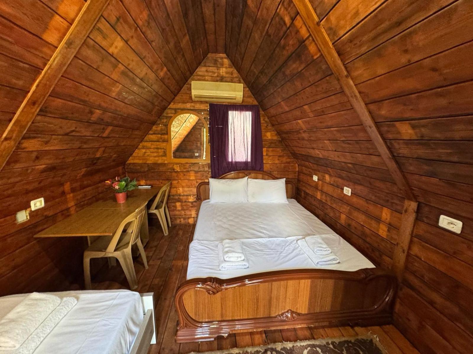 Garden Villa Lake Side & Glamping Ksamil Eksteriør bilde