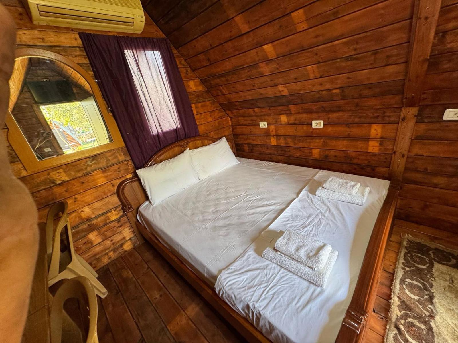 Garden Villa Lake Side & Glamping Ksamil Eksteriør bilde